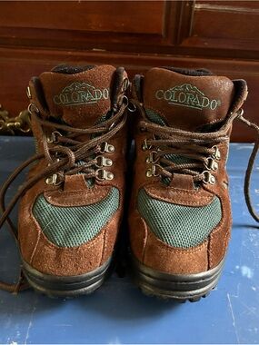 Vintage Kinney Colorado Brown Suede Athletic Hiking Shoes with Green Mesh